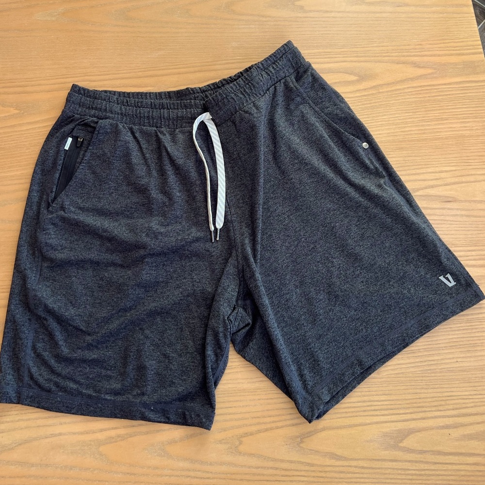 Vuori Ponto shorts - EUC - XL Dark grey